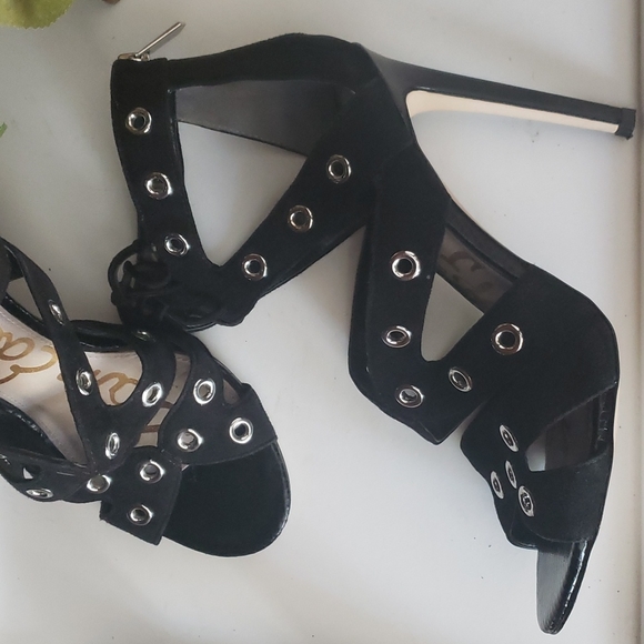 Shoes - Picture 4 of 4